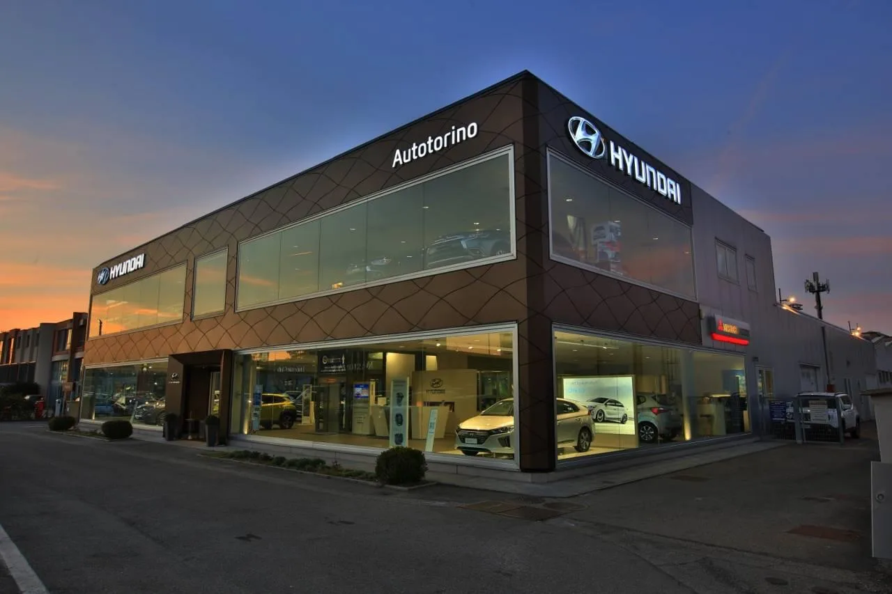 SHOWROOM CARS
